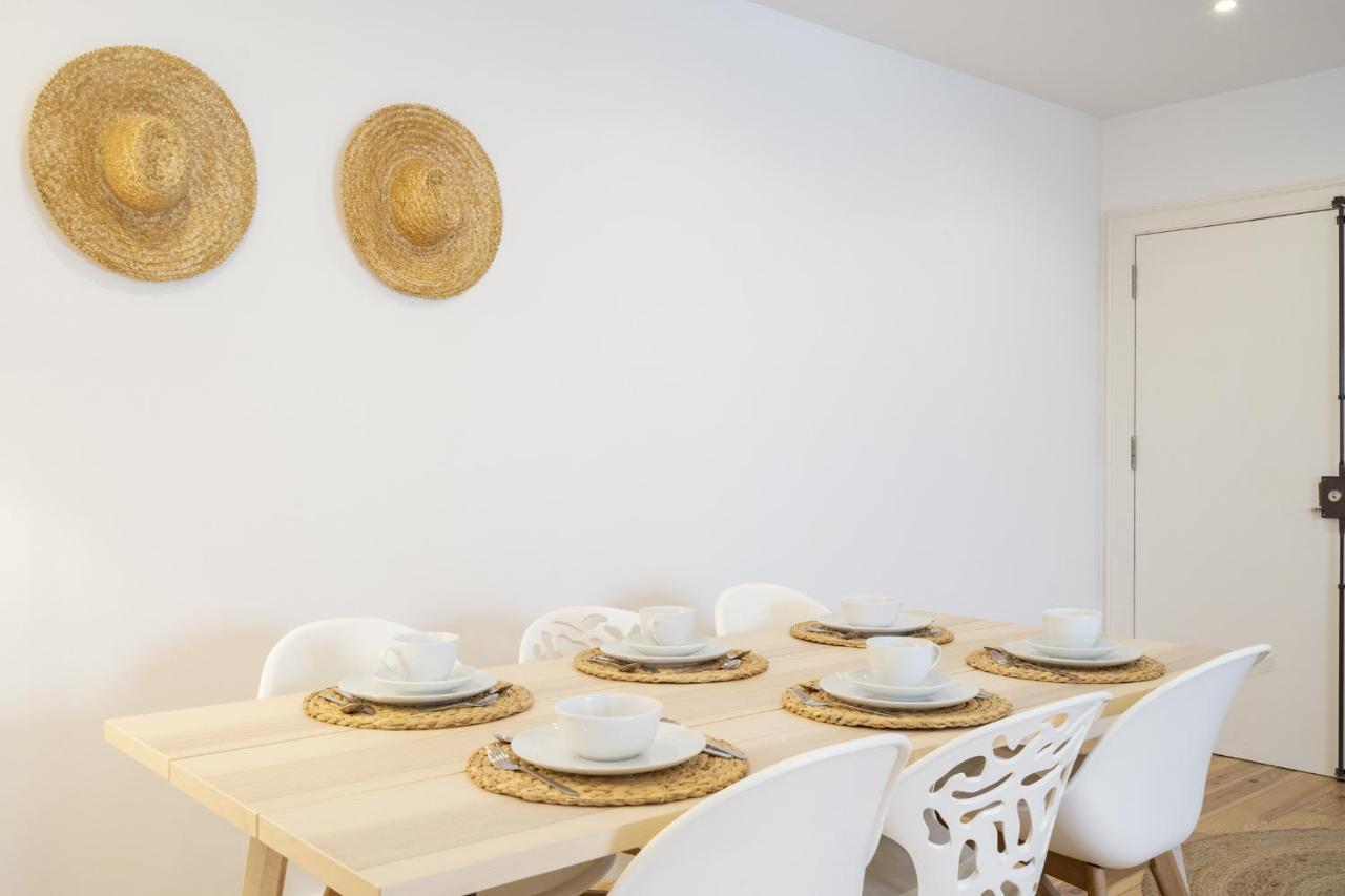 Warm And Cozy Parquet Flooring Apartment In Almada Eksteriør bilde